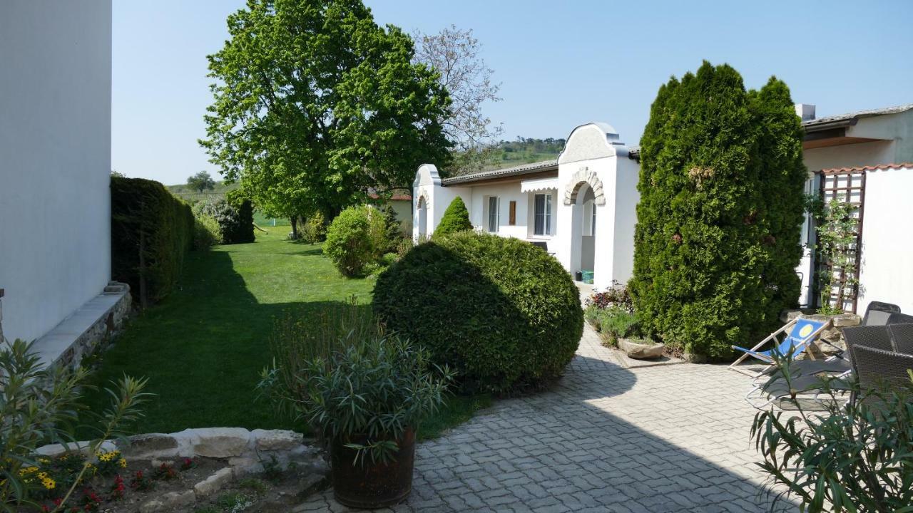 Gaestehaus Fischbach Jois Exterior foto